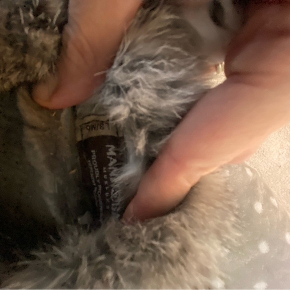 Manitoba Mukluks Size 8/9 slippers - Picture 7 of 9